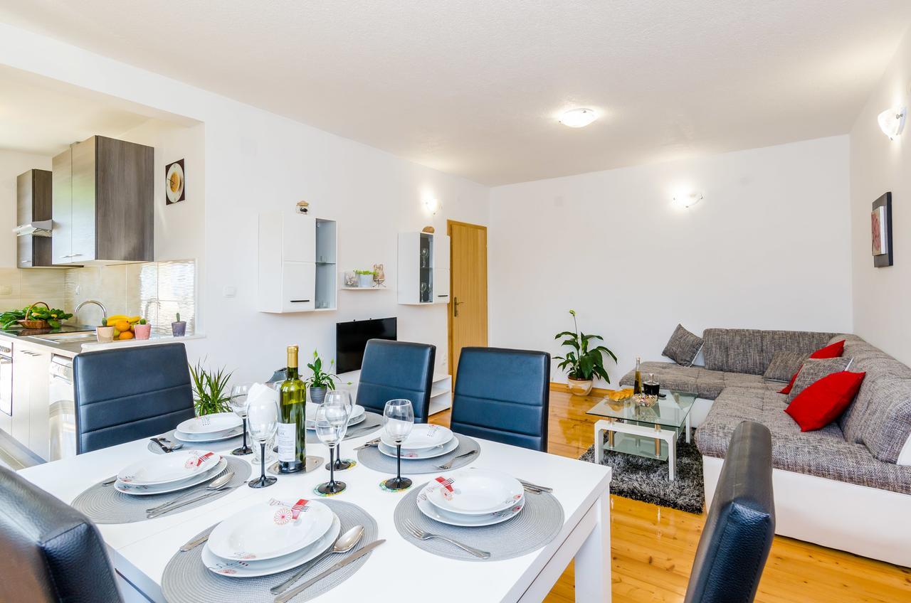 Apartment & Rooms Mazdin Banici Bagian luar foto